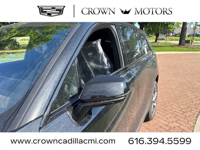 New 2027 Cadillac Vistiq Sport w/ LPO, Floor Liner Package AWD/4WD image 5