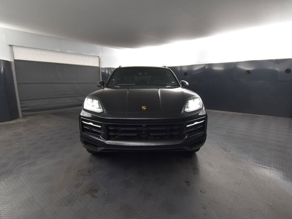 Used 2025 Porsche Cayenne image 10