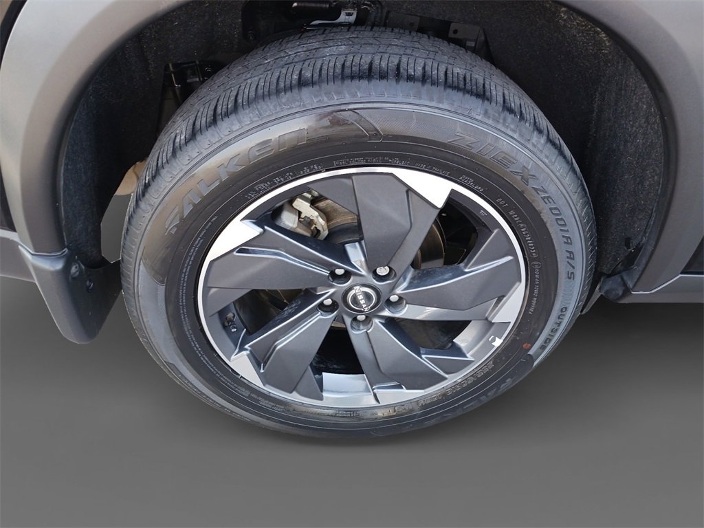 Used 2024 Nissan Rogue SV image 10