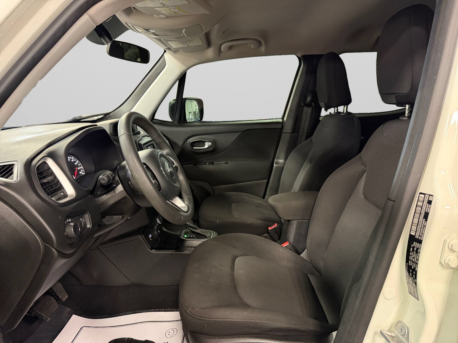 Used 2019 Jeep Renegade Sport w/ Sport Appearance Group AWD/4WD image 13