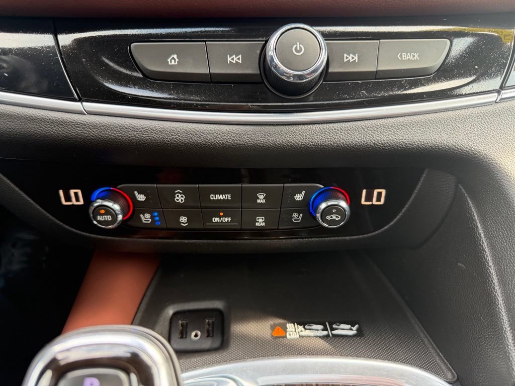 Used 2019 Buick Enclave Avenir w/ Avenir Technology Package AWD/4WD image 27