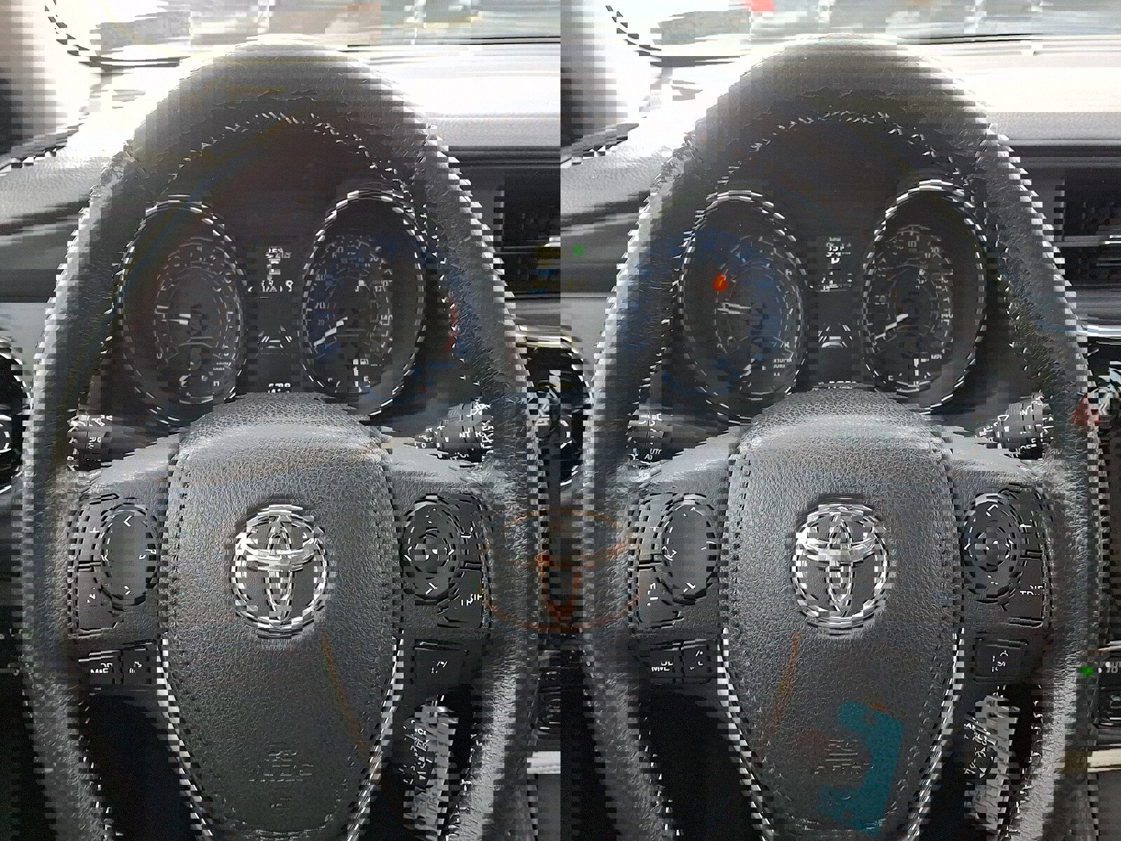 Used 2018 Toyota Corolla iM w/ Carpet Mat Package (TMS) image 18