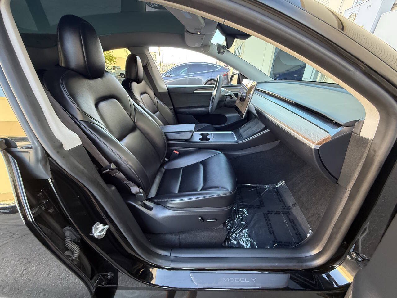 Used 2023 Tesla Model Y Long Range AWD/4WD image 28