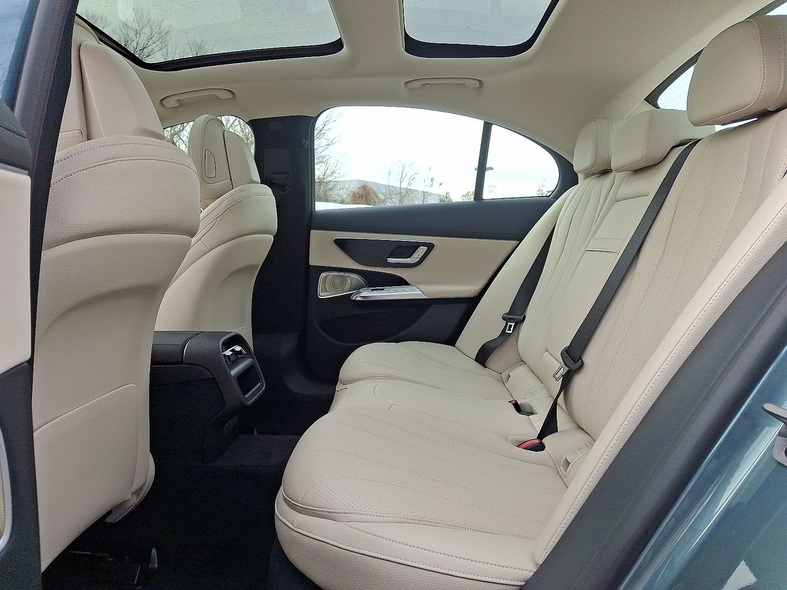 New 2026 Mercedes-Benz E 350 4MATIC Sedan image 6