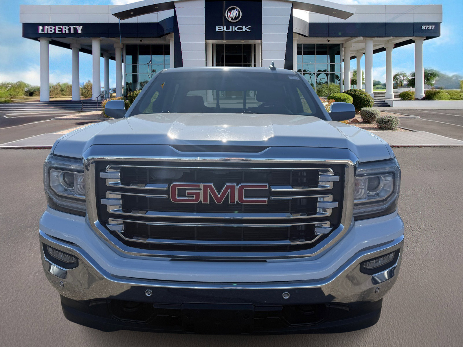 Used 2017 GMC Sierra 1500 SLT w/ SLT Premium Package image 8