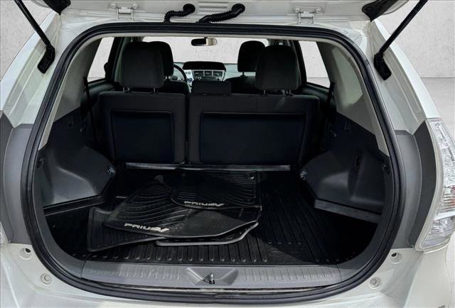 Used 2014 Toyota Prius V Three image 7