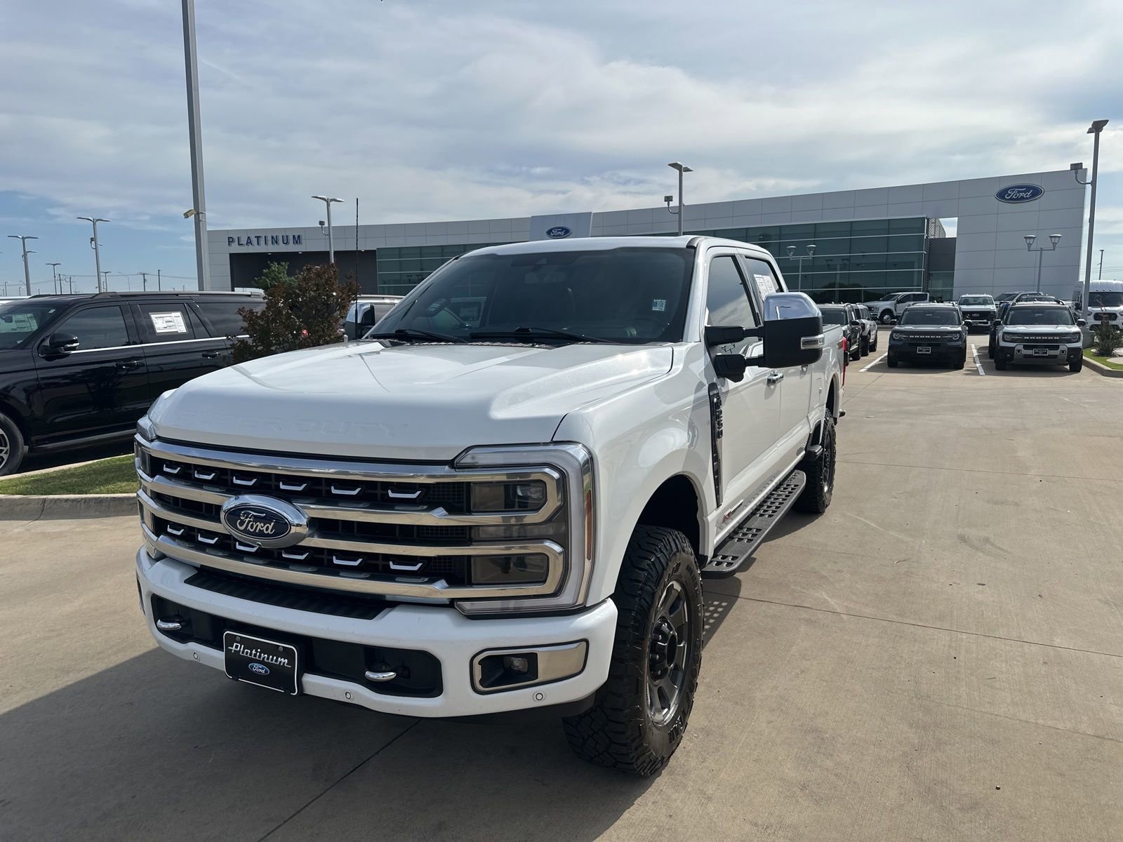 Used 2024 Ford F250 Platinum w/ Tremor Off-Road Package AWD/4WD image 26