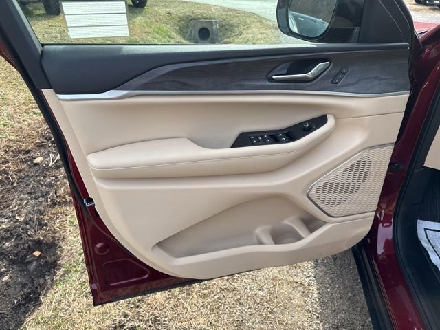 New 2026 Jeep Grand Cherokee Limited AWD/4WD image 17