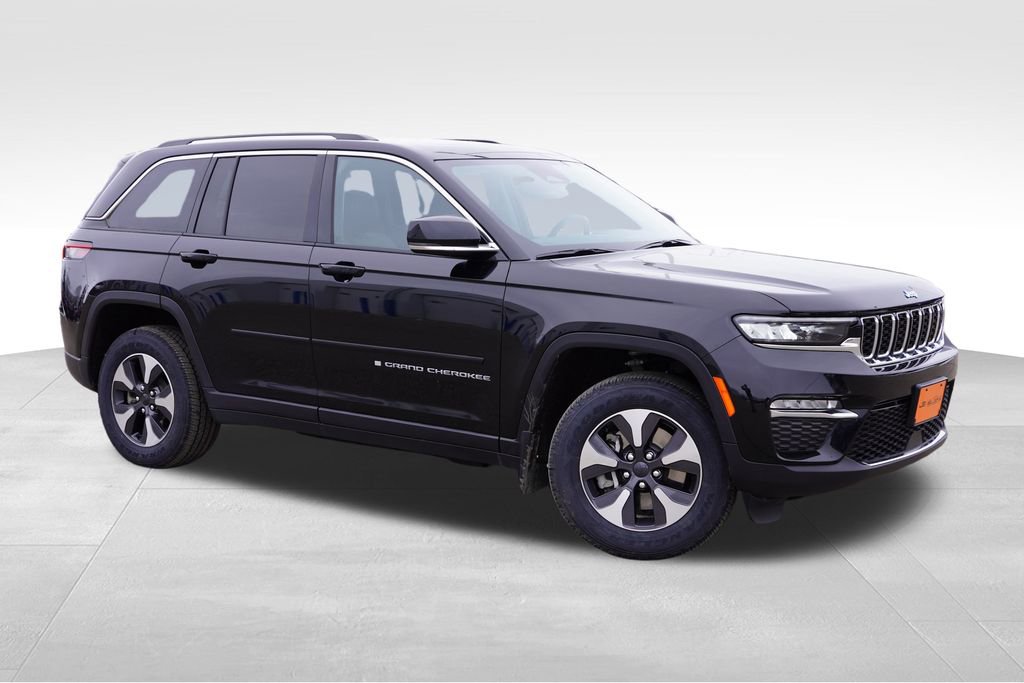 Used 2022 Jeep Grand Cherokee Limited 4xe image 2