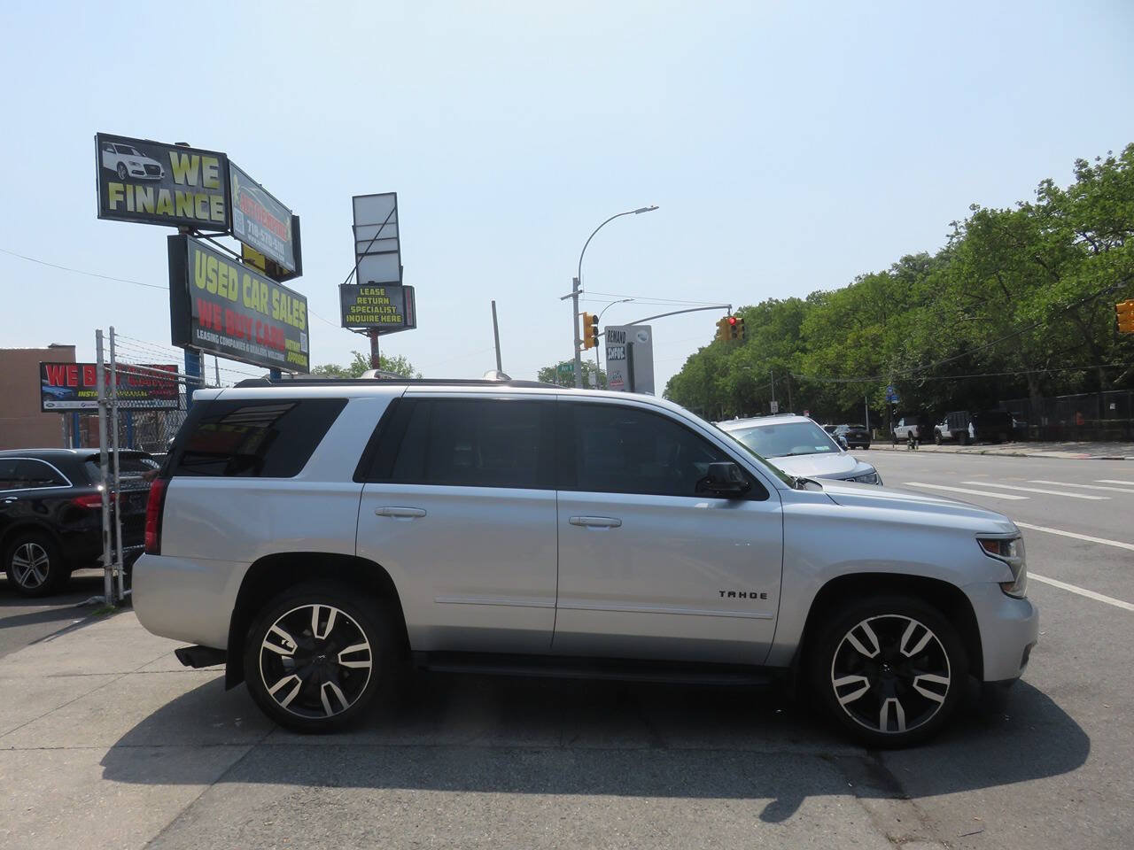 Used 2018 Chevrolet Tahoe Premier AWD/4WD image 9