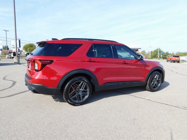 New 2025 Ford Explorer ST image 3