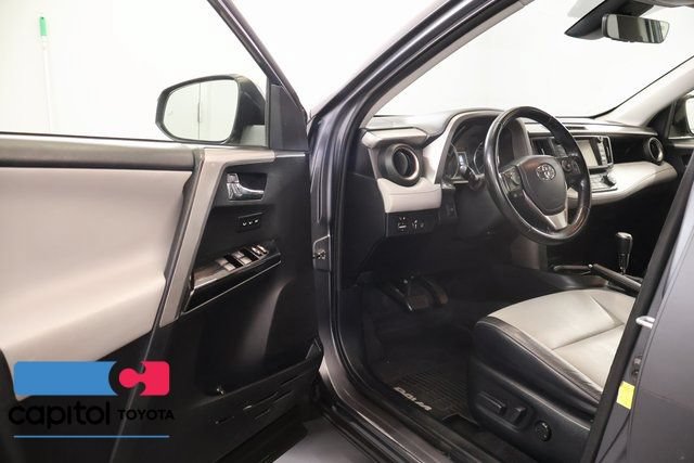Used 2016 Toyota RAV4 Limited AWD/4WD image 8