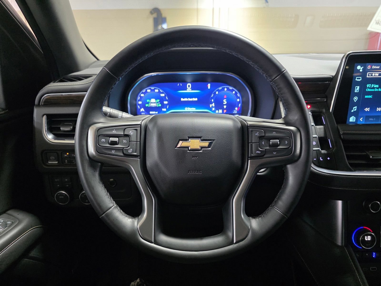 Used 2023 Chevrolet Tahoe Premier AWD/4WD image 32
