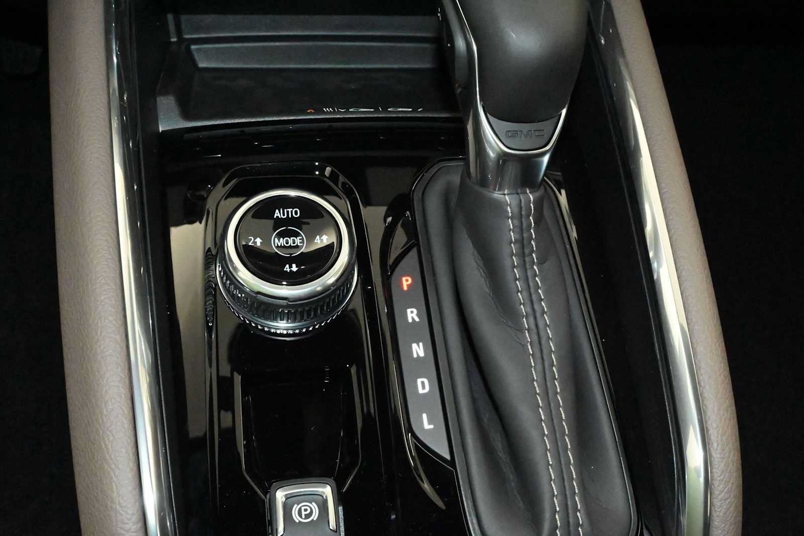New 2026 GMC Canyon Denali AWD/4WD image 15