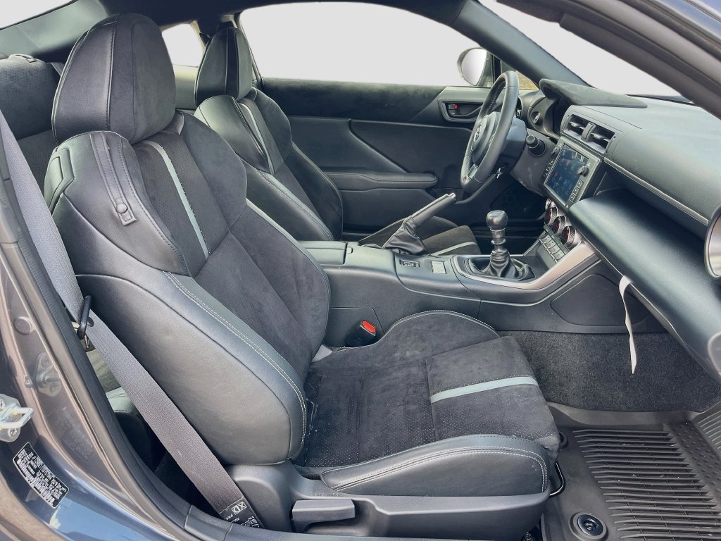 Used 2025 Toyota GR86 Premium w/ ALL Weather Mat Package (TMS) RWD image 26