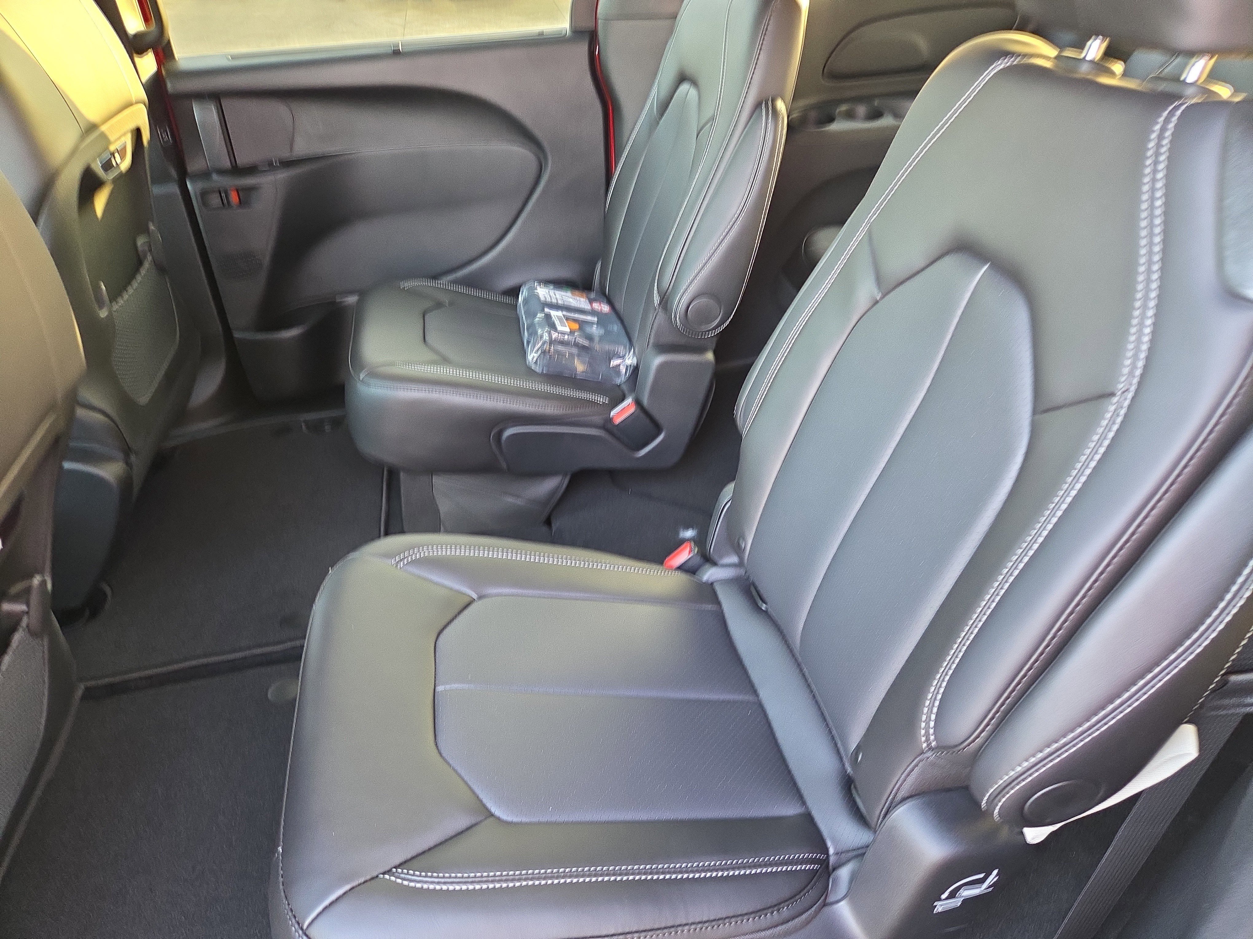 New 2026 Chrysler Pacifica Select FWD image 7