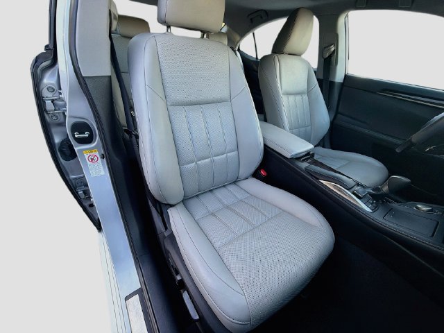 Used 2016 Lexus ES 350 w/ Luxury Package w/Wood Trim FWD image 15