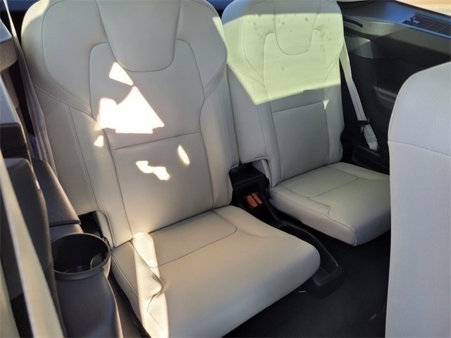 Certified 2025 Volvo XC90 T8 Plus image 10