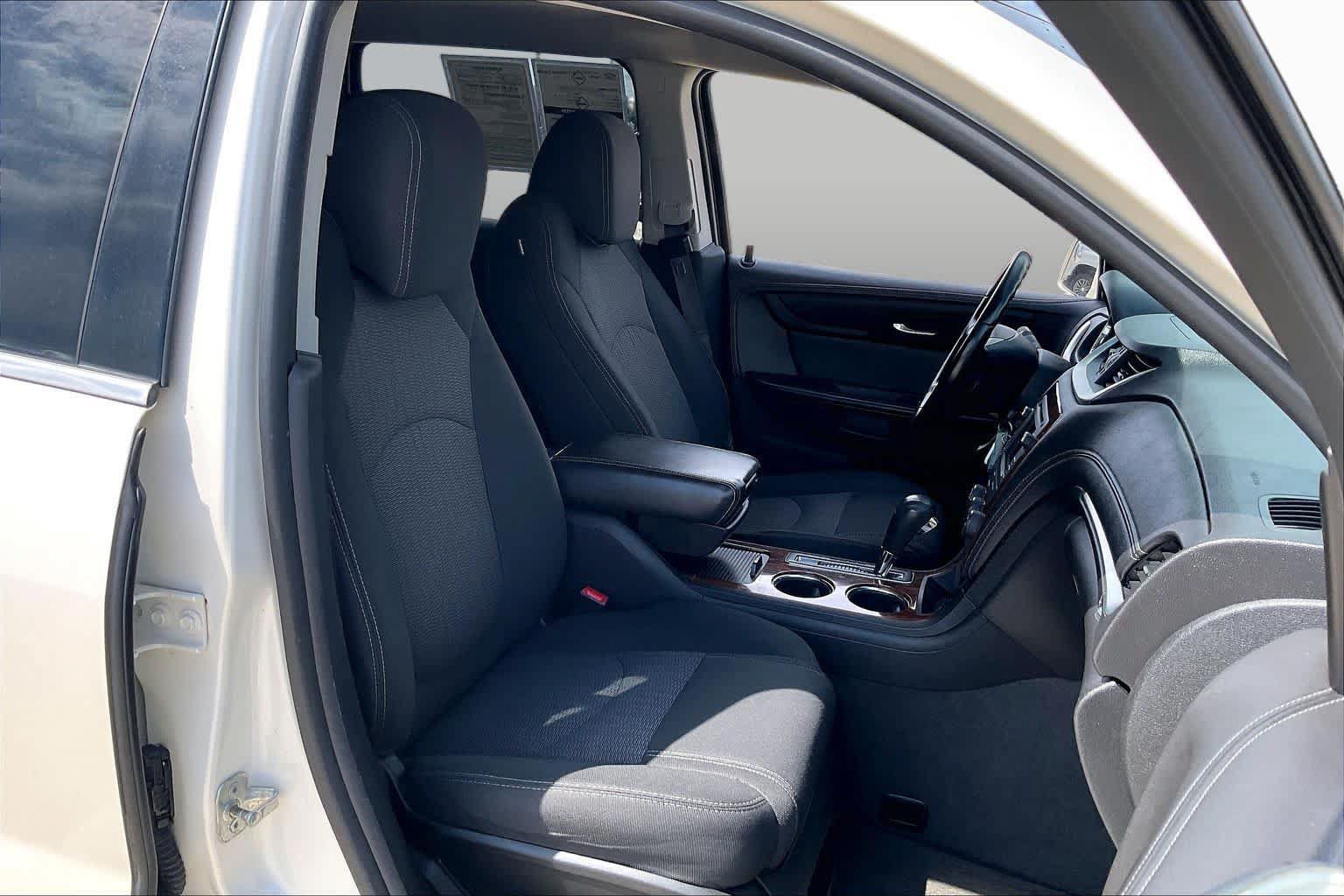 Used 2013 Chevrolet Traverse LT FWD image 9