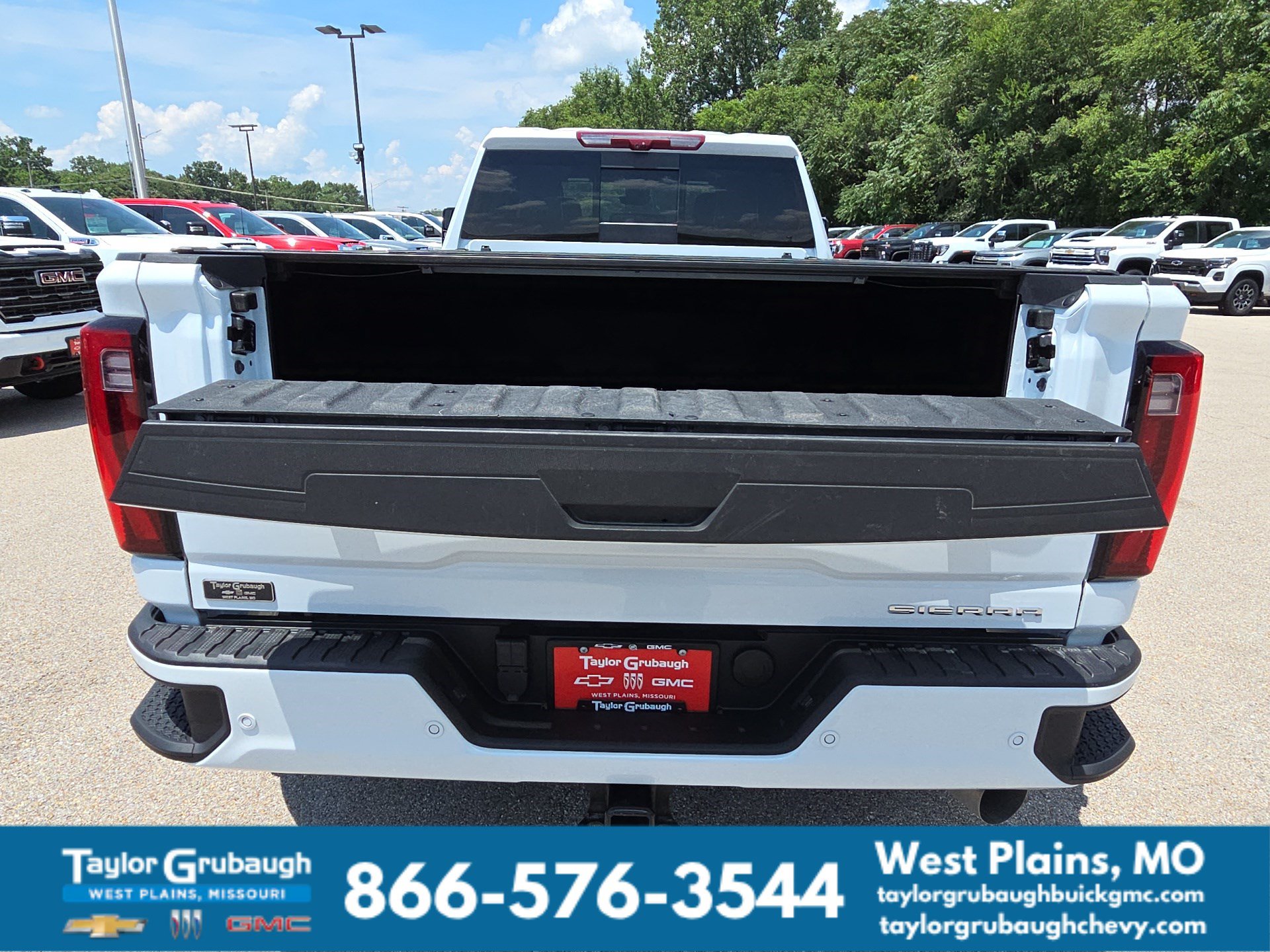 Used 2026 GMC Sierra 3500 Denali Ultimate AWD/4WD image 10
