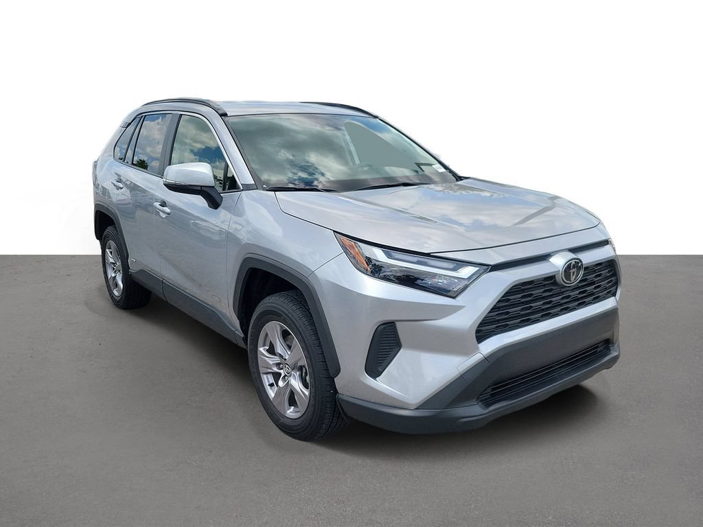 Used 2025 Toyota RAV4 LE AWD/4WD image 2