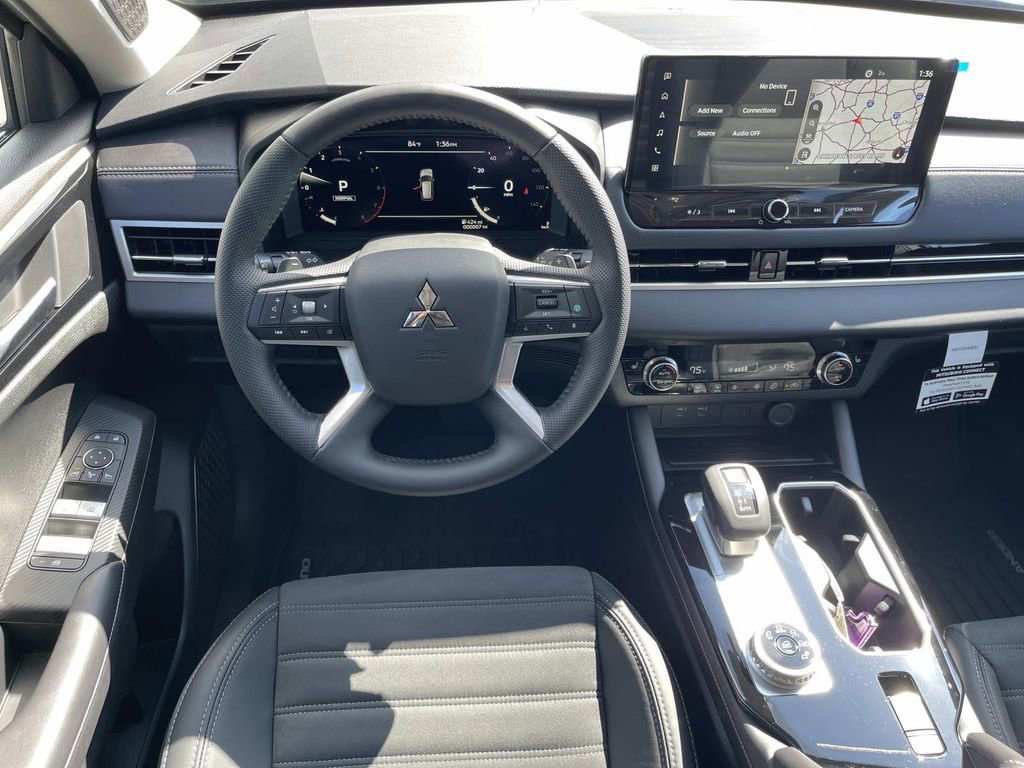 New 2025 Mitsubishi Outlander SE image 14