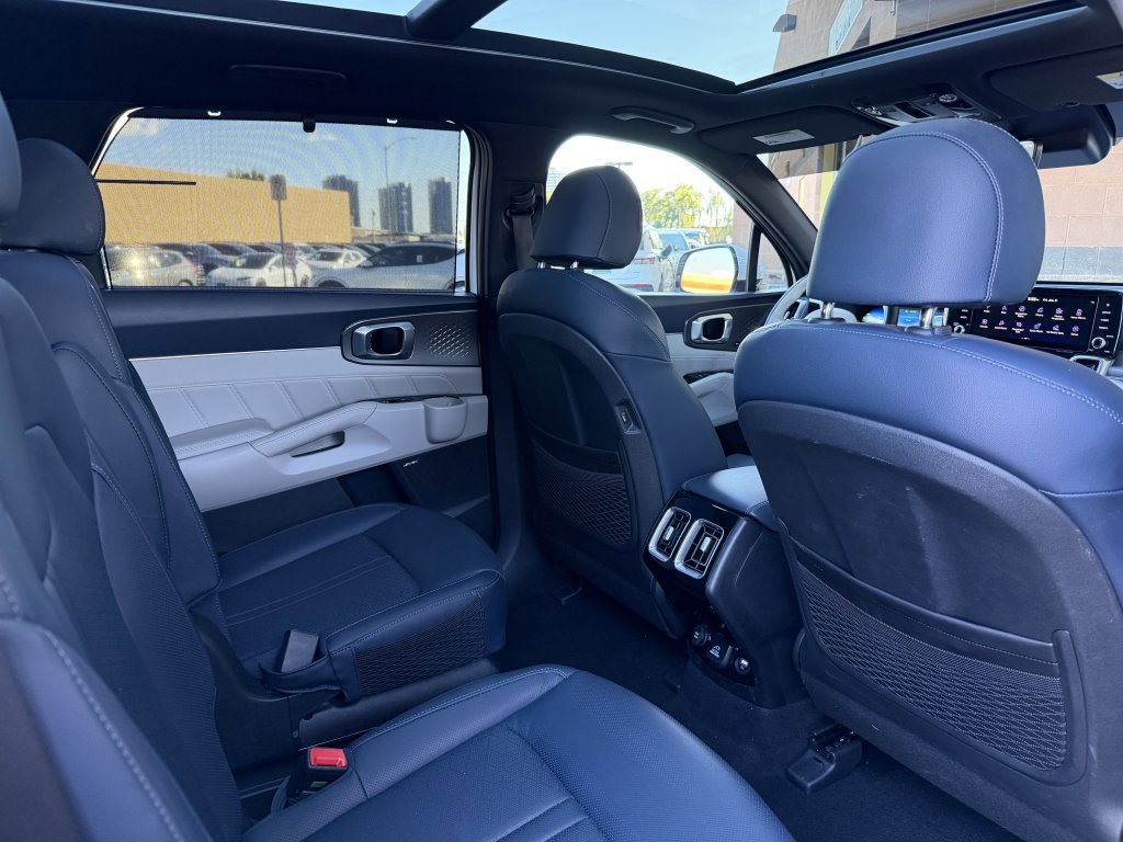 Used 2023 Kia Sorento SX Prestige image 42