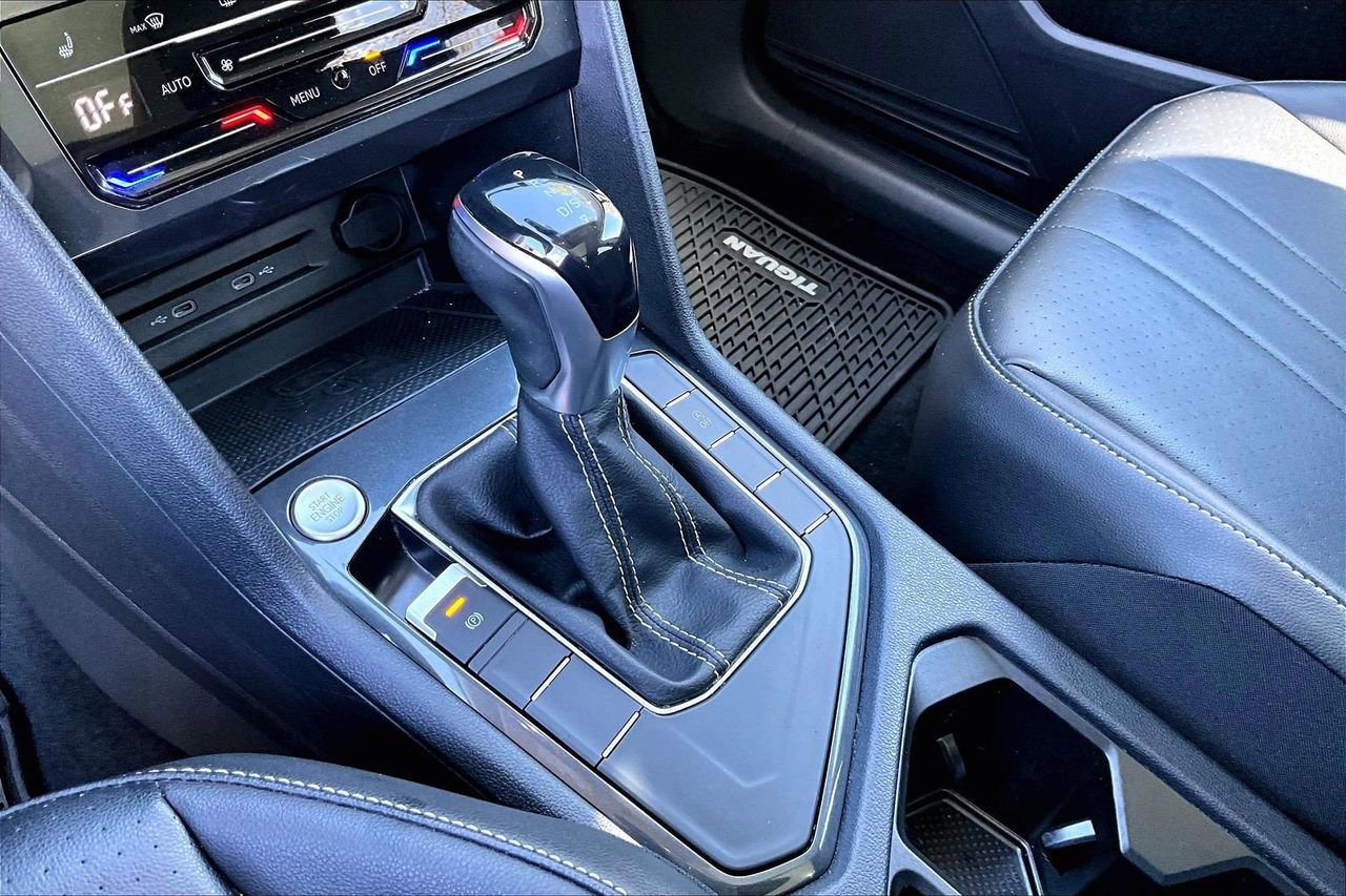 Used 2022 Volkswagen Tiguan SE w/ Panoramic Sunroof Package image 30