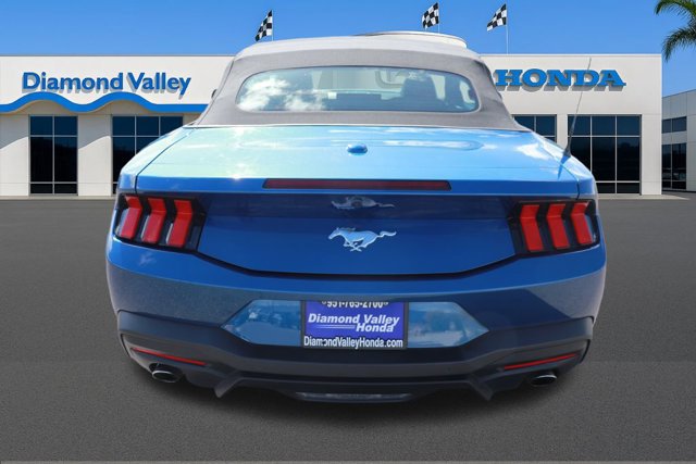 Used 2024 Ford Mustang Convertible image 5