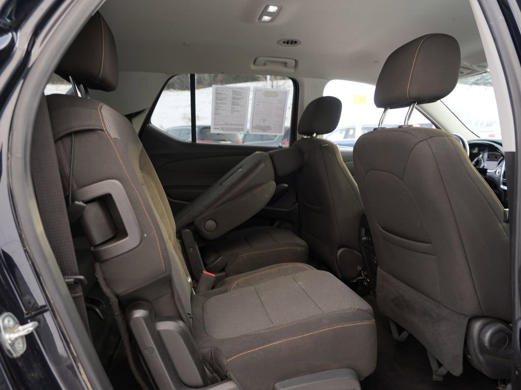 Used 2020 Chevrolet Traverse LT w/ Driver Confidence II Package image 29