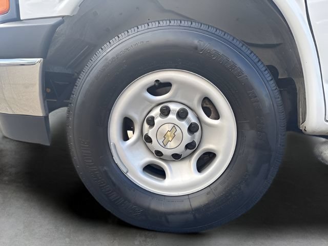 Used 2024 Chevrolet Express 2500 w/ Driver Convenience Package RWD image 27