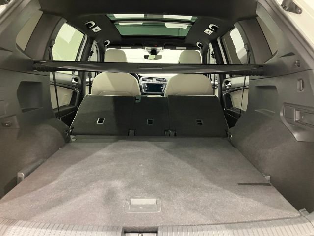 Used 2019 Volkswagen Tiguan SEL Premium R-Line AWD/4WD image 33