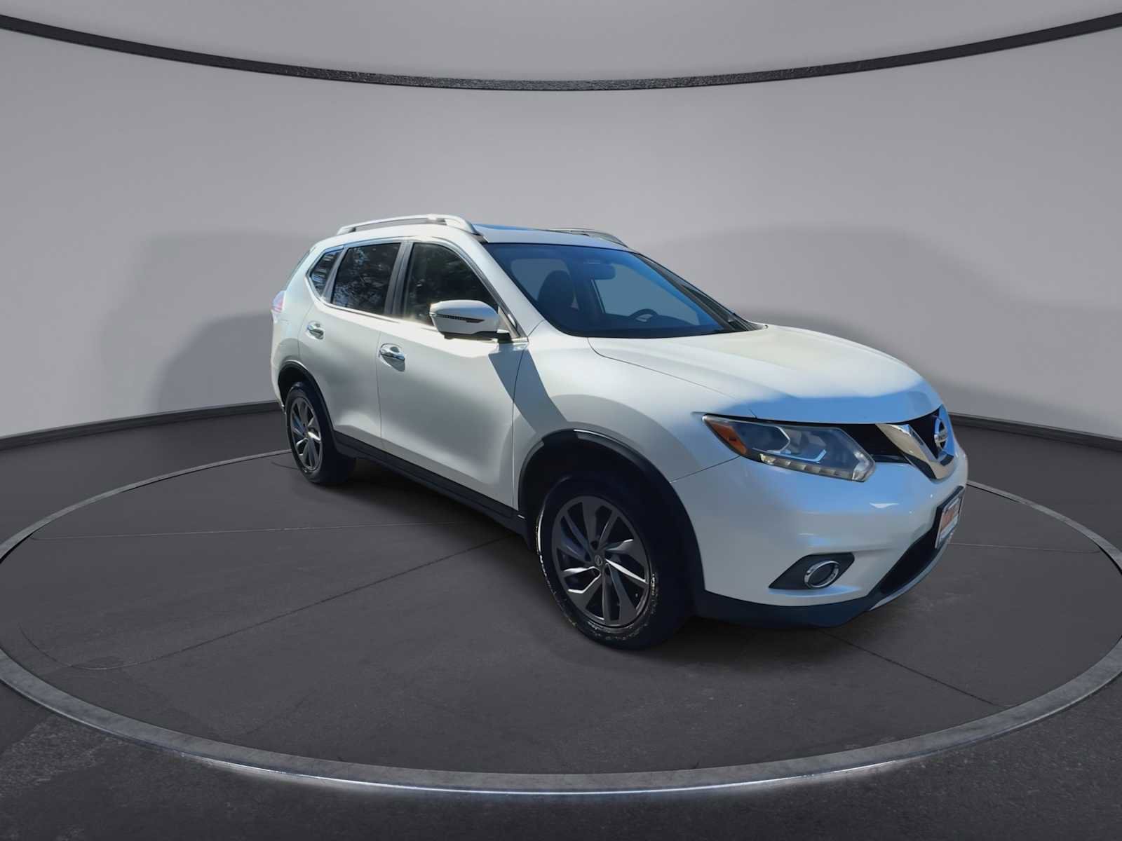 Used 2016 Nissan Rogue SL w/ SL Premium Package image 2