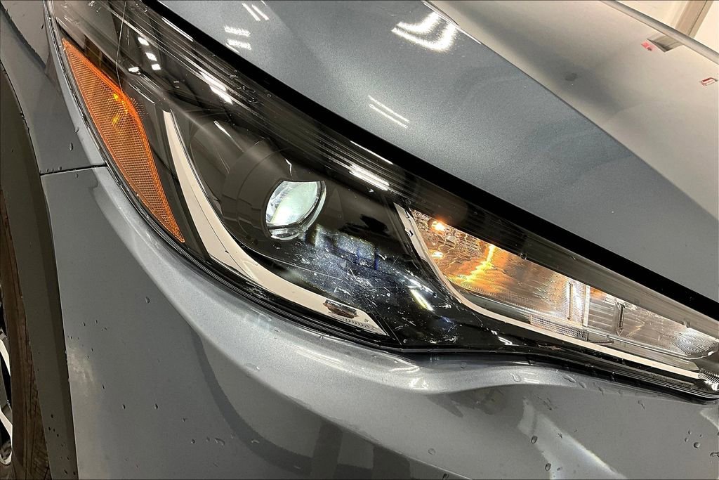 Used 2023 Toyota Corolla Cross SE image 37