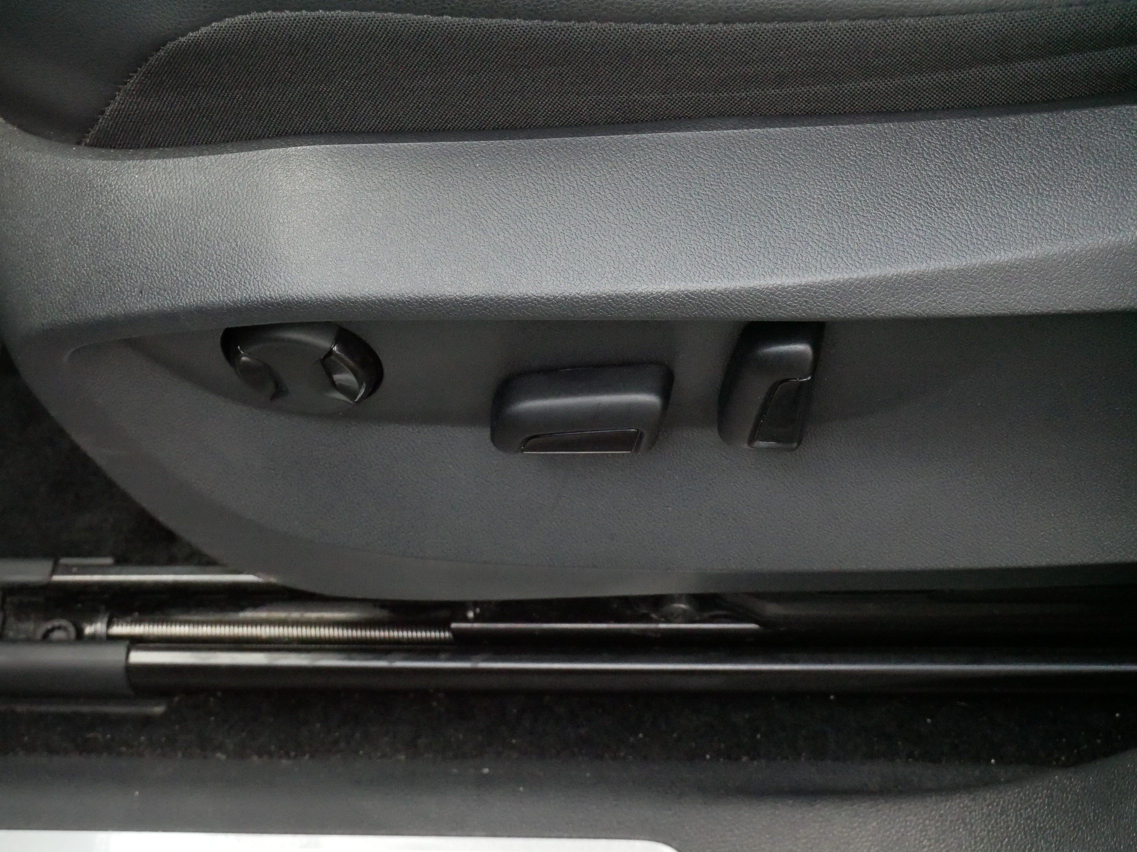Certified 2022 Volkswagen Tiguan SE R-Line AWD/4WD image 20