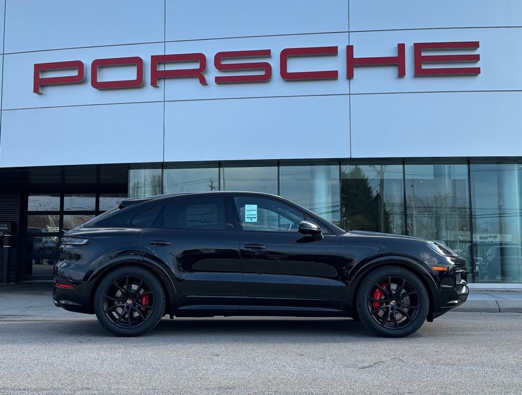 New 2026 Porsche Cayenne GTS AWD/4WD image 15