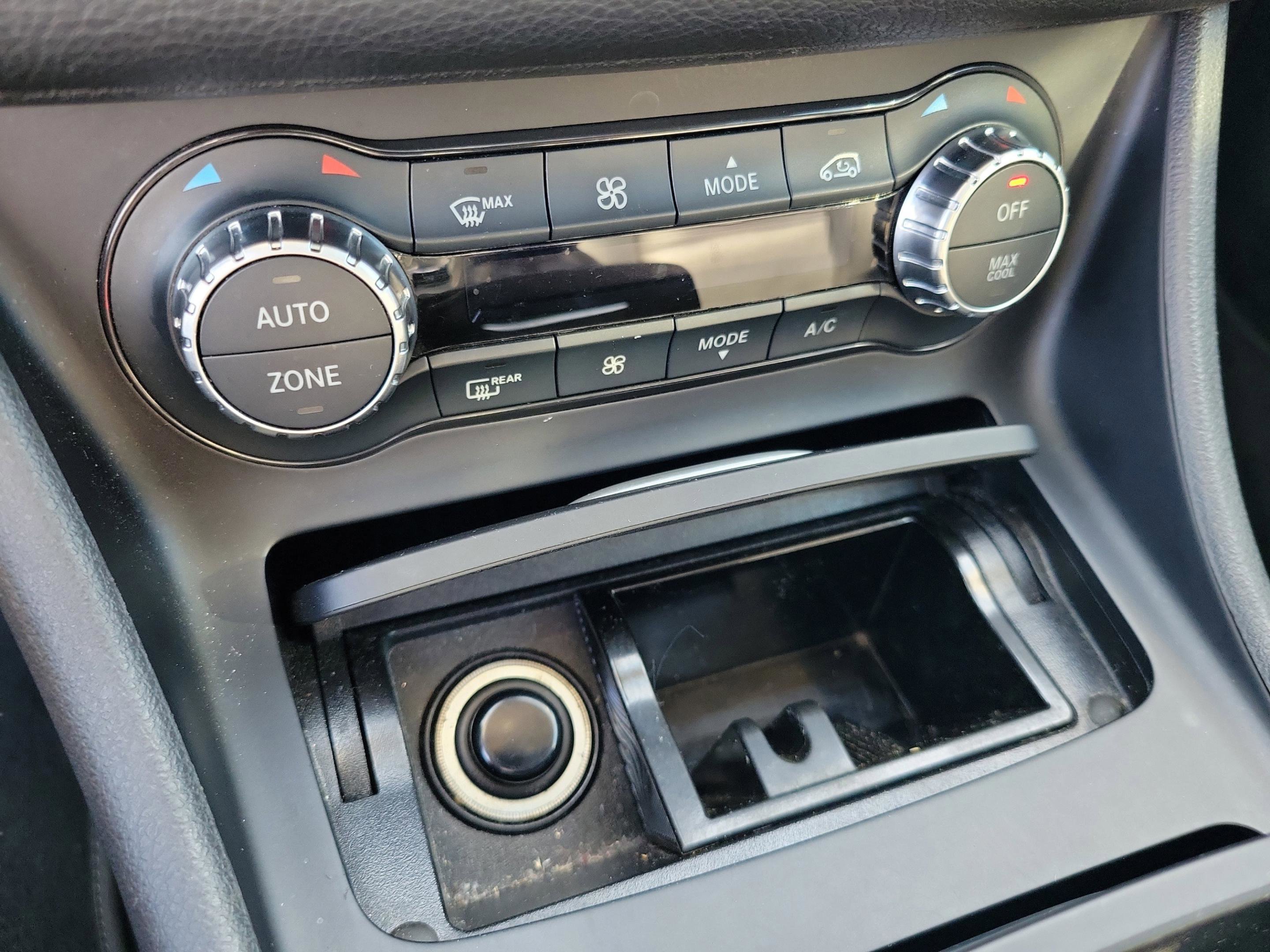 Used 2015 Mercedes-Benz GLA 250 4MATIC image 34