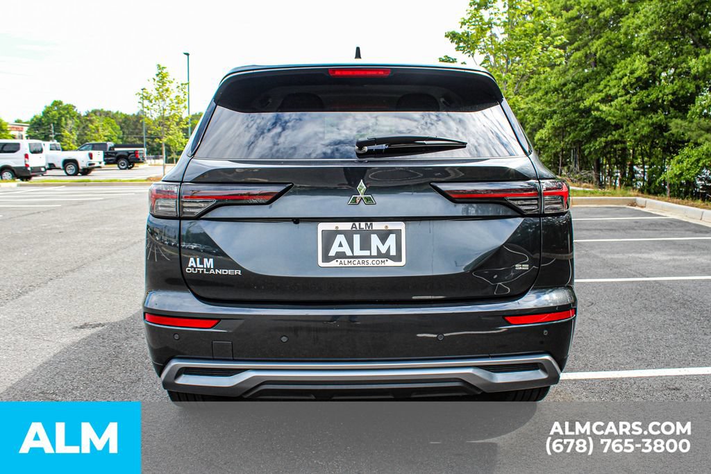 Used 2025 Mitsubishi Outlander SE FWD image 11