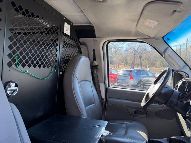 Used 2007 Ford E-250 and Econoline 250 RWD image 10