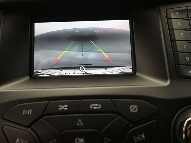 Used 2019 Ford Edge SE FWD image 3