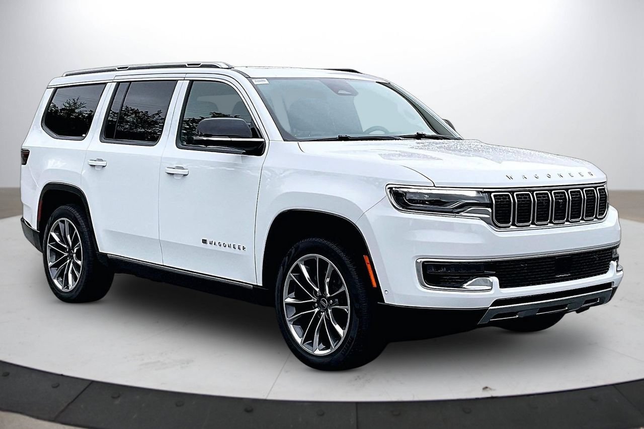 Certified 2025 Jeep Wagoneer Series III w/ Premium Group I AWD/4WD image 2