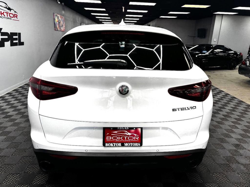 Used 2023 Alfa Romeo Stelvio Sprint image 13
