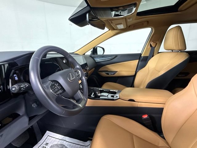 Used 2025 Lexus NX 250 FWD w/ Accessory Package (Z1) image 18