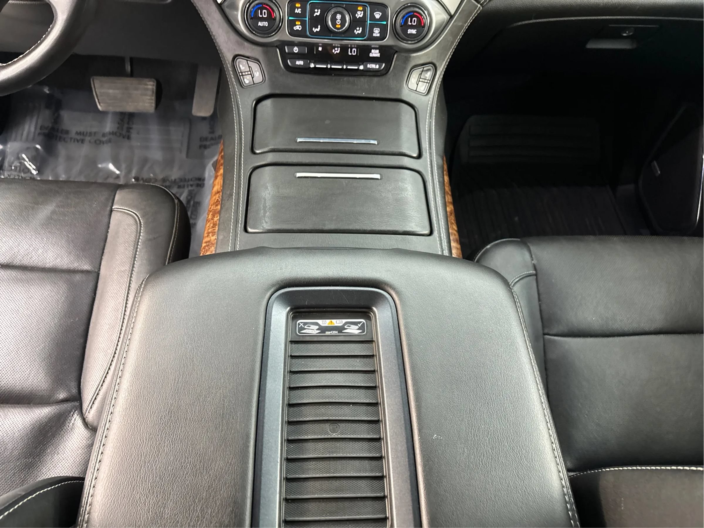 Used 2019 Chevrolet Suburban Premier AWD/4WD image 20
