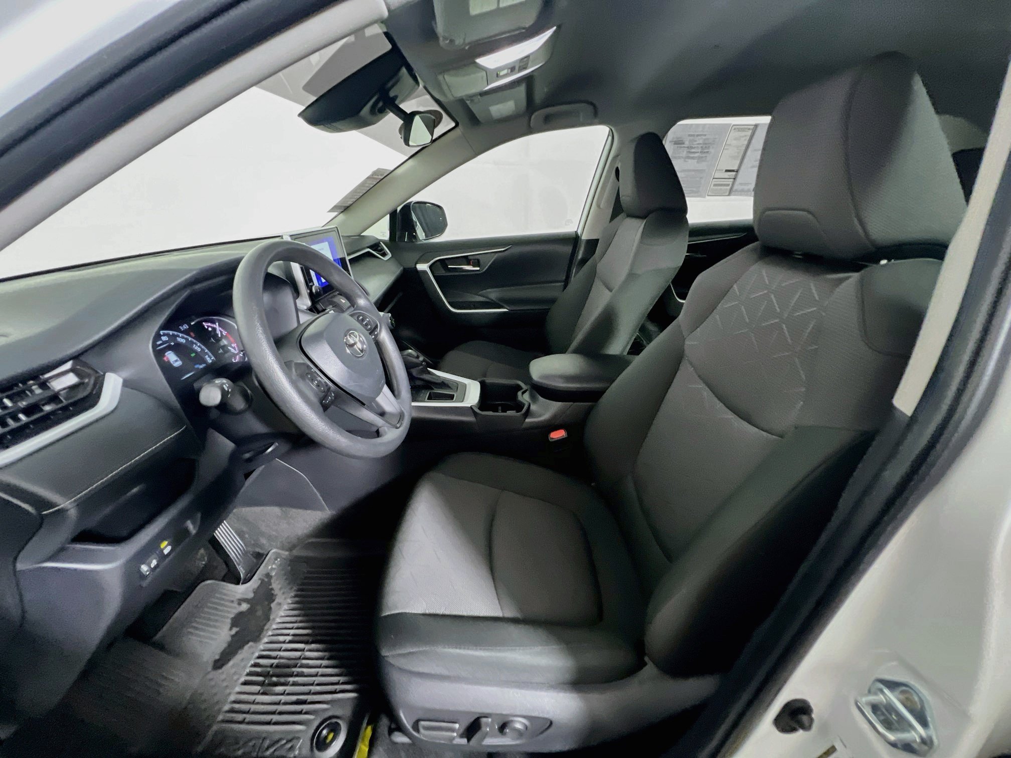 Used 2024 Toyota RAV4 XLE FWD image 14