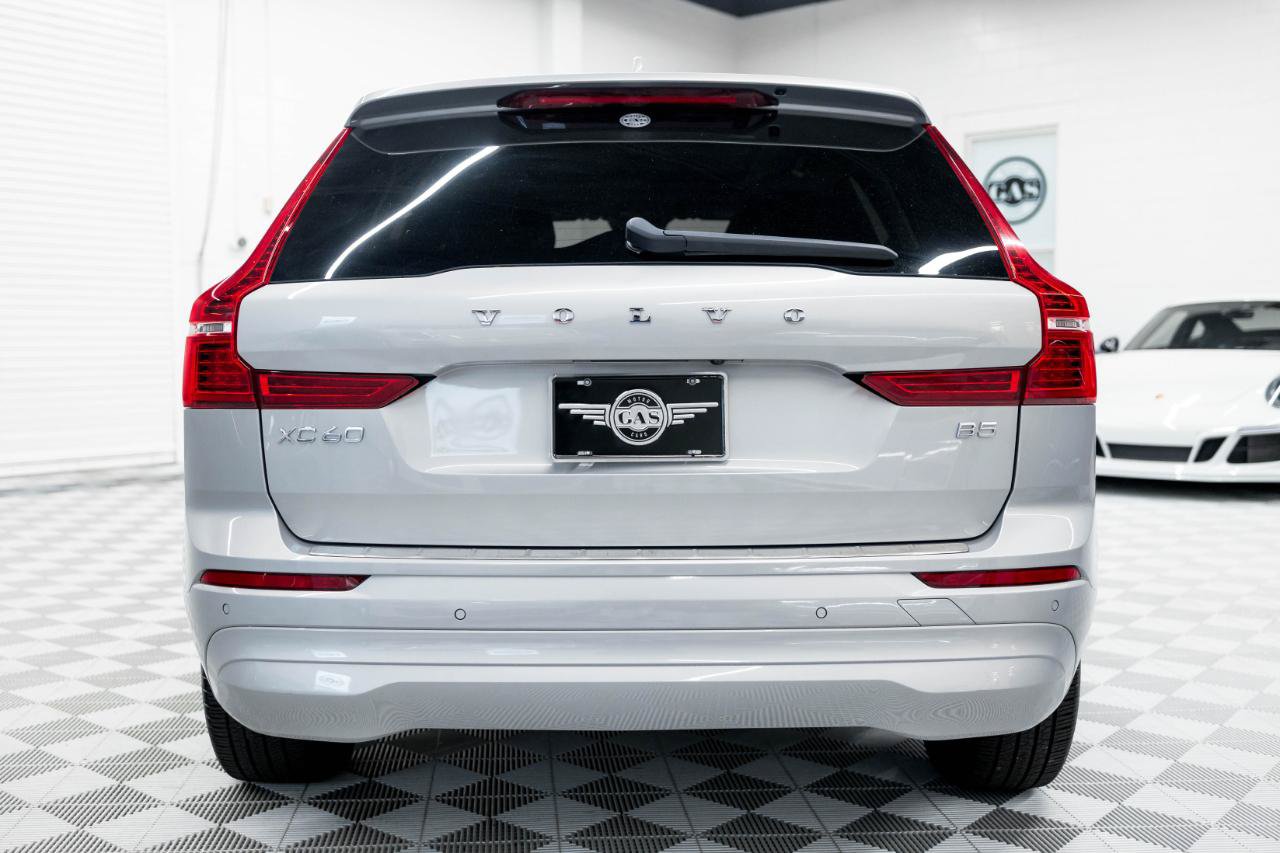 Used 2022 Volvo XC60 B5 Momentum w/ Climate Package FWD image 8