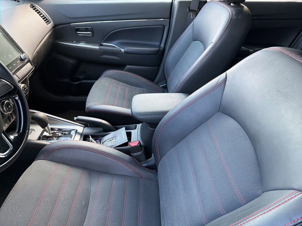 Used 2025 Mitsubishi Outlander Sport SE AWD/4WD image 8
