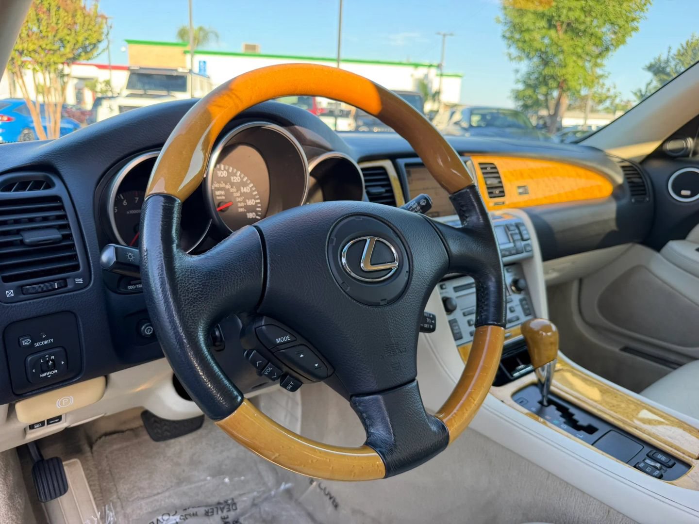 Used 2005 Lexus SC 430 Convertible w/ Preferred Accessory Pkg RWD image 12