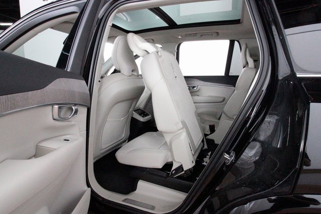 Certified 2024 Volvo XC90 B6 Plus image 24