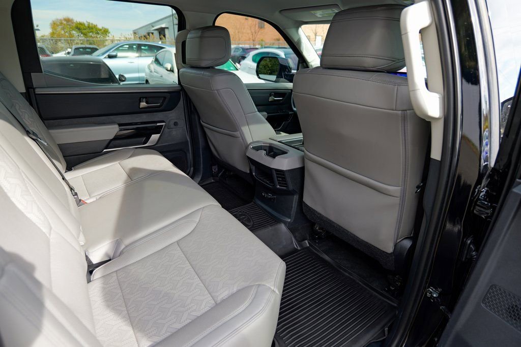 Used 2023 Toyota Tundra Limited image 31